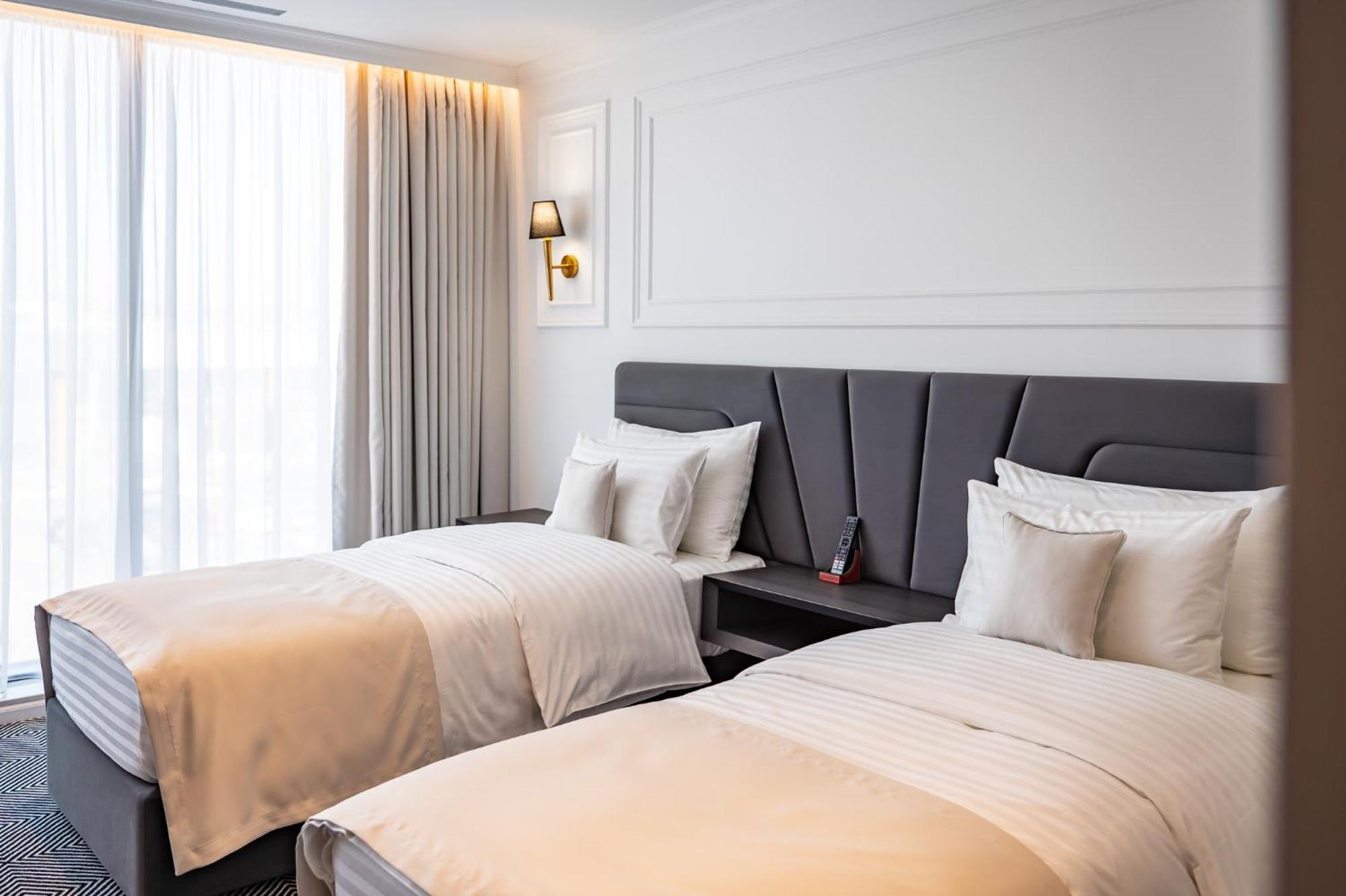 Sky Airport Hotel Cluj-Napoca Eksteriør billede