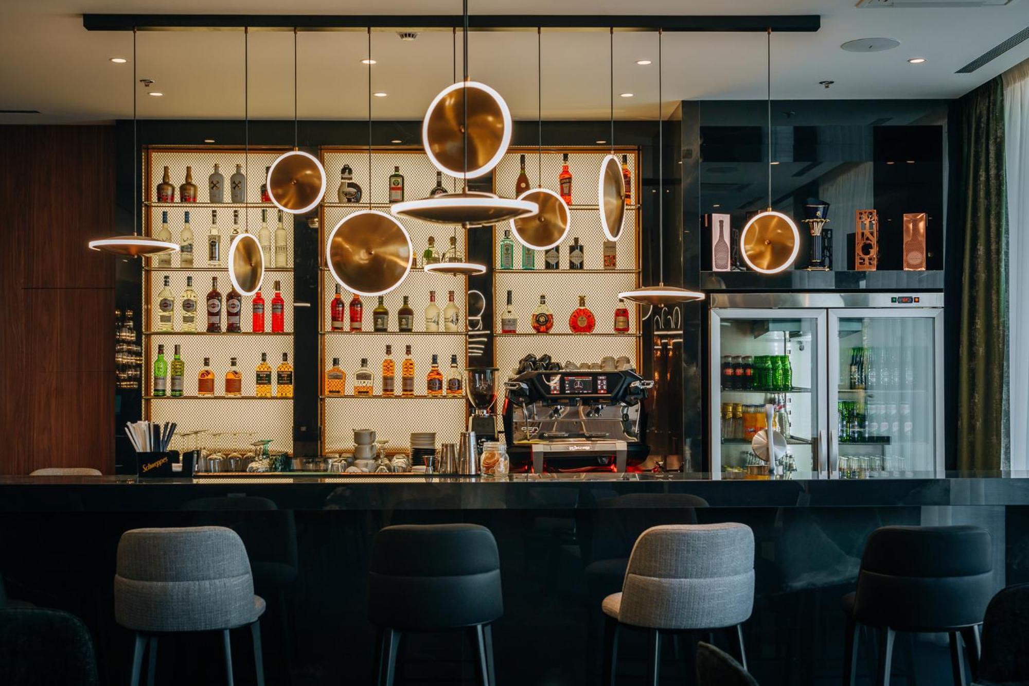 Sky Airport Hotel Cluj-Napoca Eksteriør billede